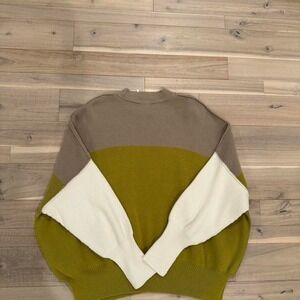 Free People green and white sweater Sz XS